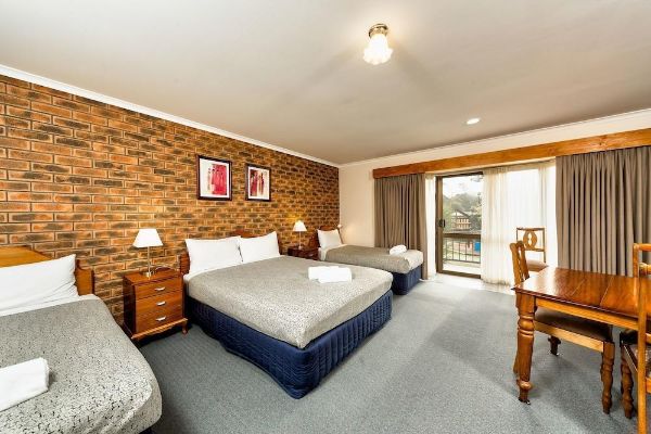 Hume Country Motor Inn (Lavington)